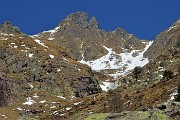 18 Dalla Casera zoom sulla Cima Valletto (2371 m)